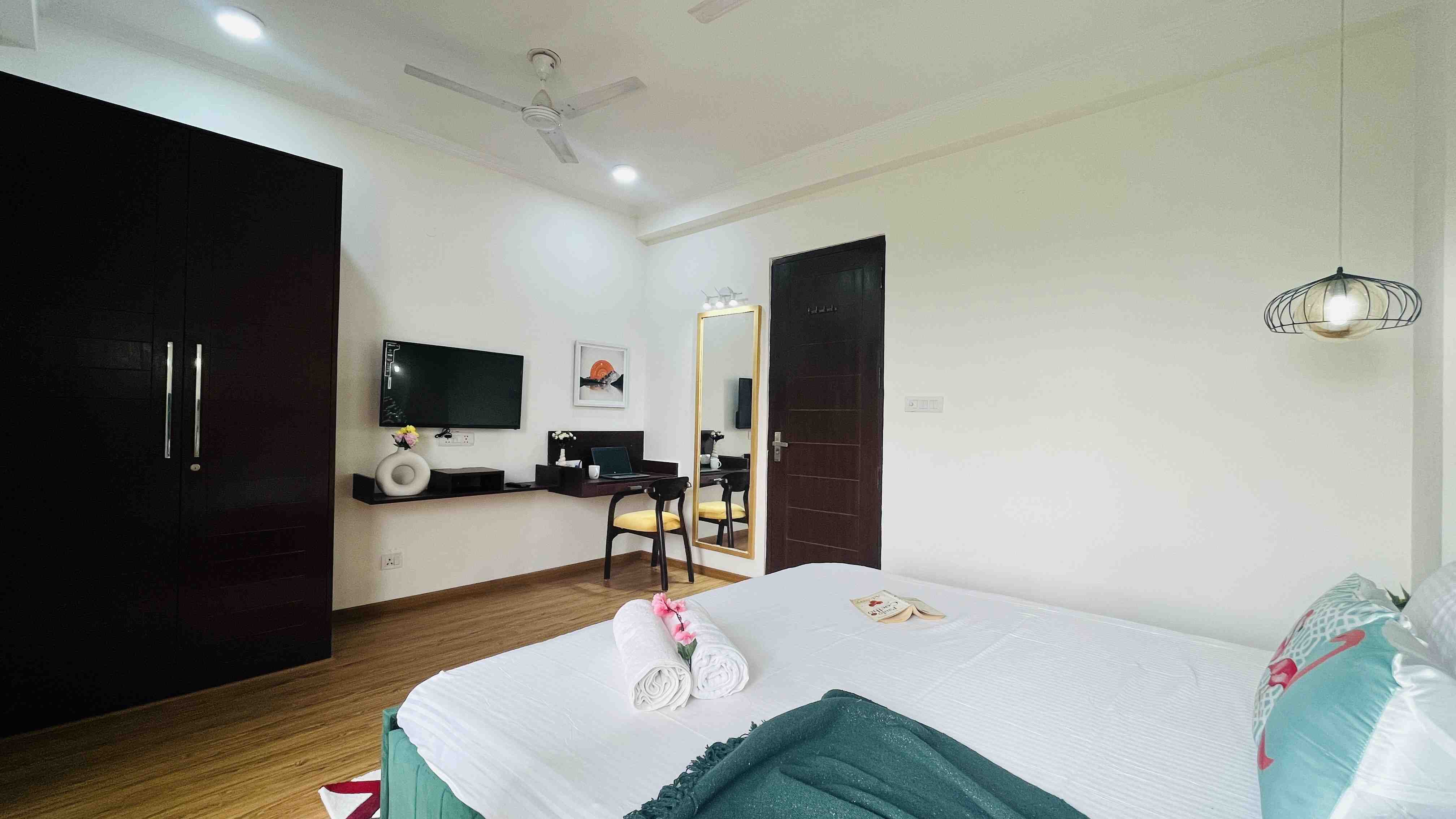 4BHK - City Centre, Noida