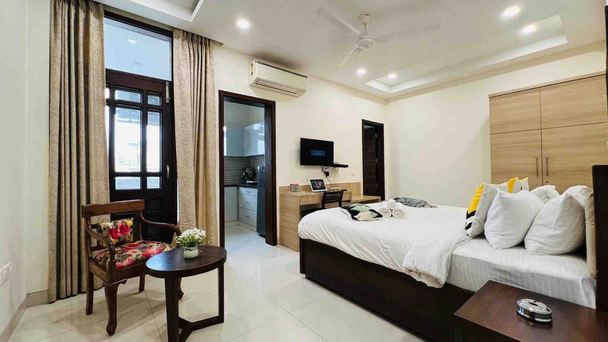 Studio4 Golf Course Road - Gym, Balcony, Lift sec-43